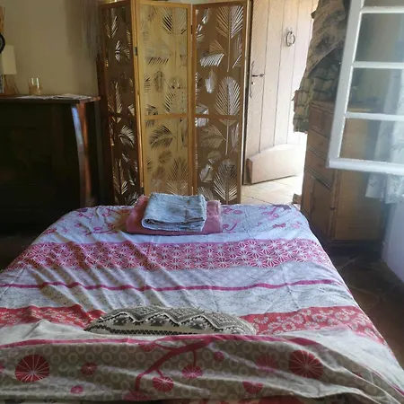 Loue Maison De Village A Hyeres/ Les Borrels Appartement Hyères